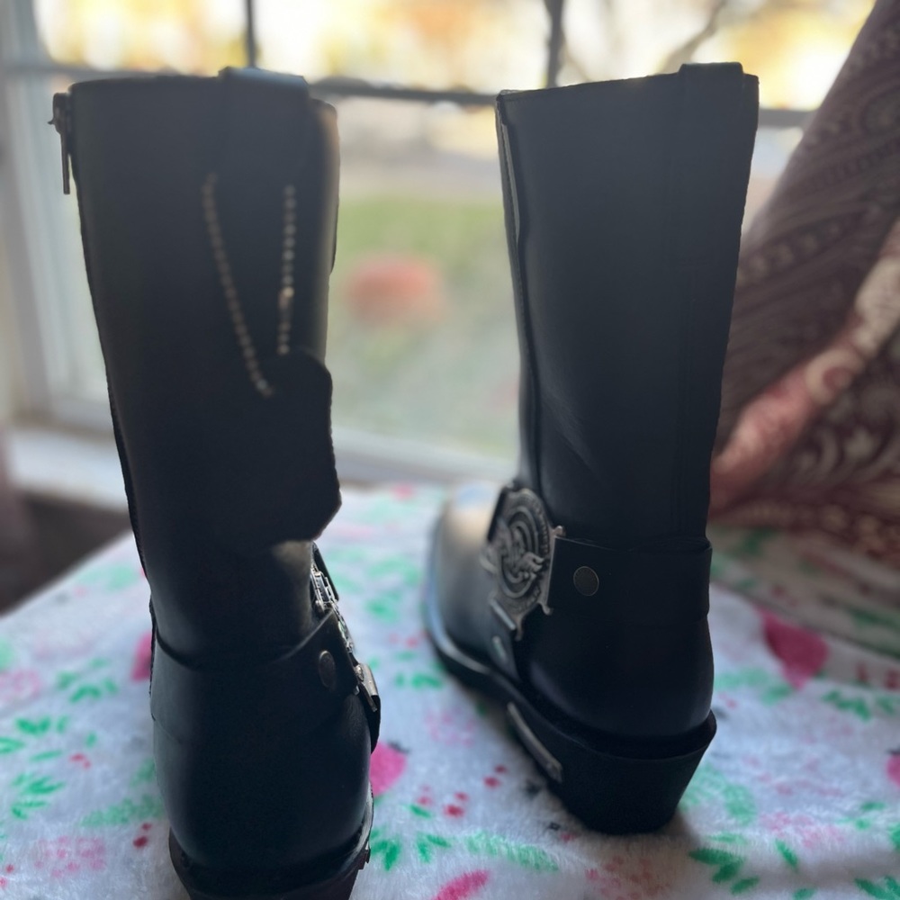 Women’s size 8 black motorcycle boots - Picture 3 of 6